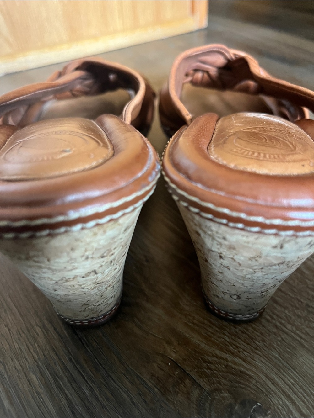 Nurture SZ 8.5 Women’s Tan Knotted Leather Slide Sandals Leather upper - Picture 4 of 4